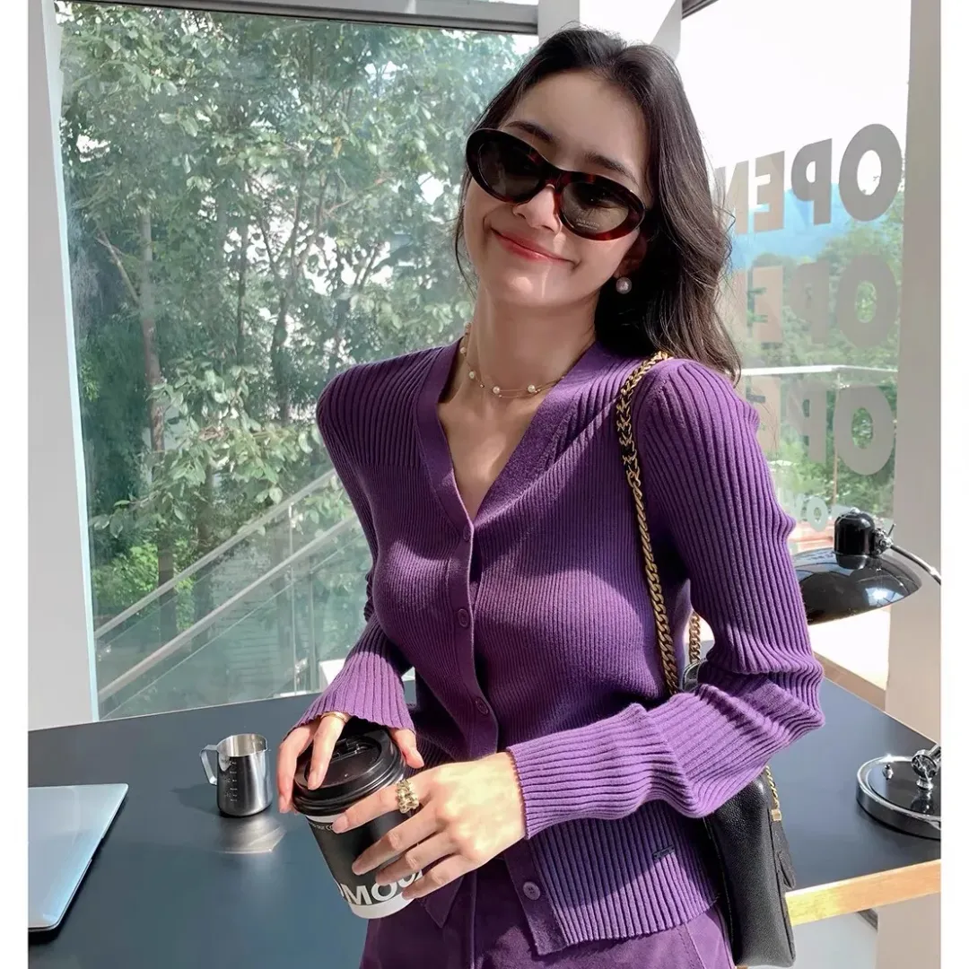 2024 Fashionable V-Neck 100% Pure Cashmere Knitted Cardigan for Women