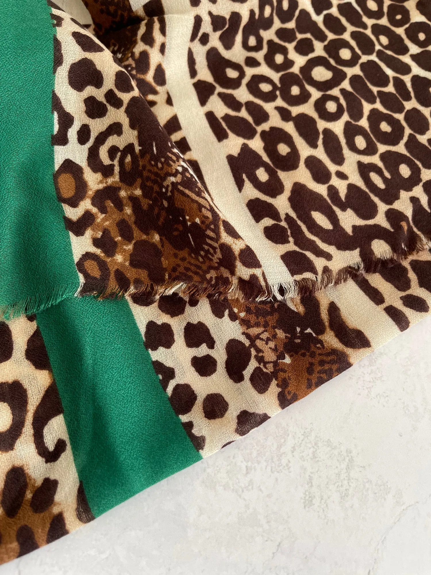 LARGE GREEN SNAKESKIN AND LEOPARD PRINT SCARF