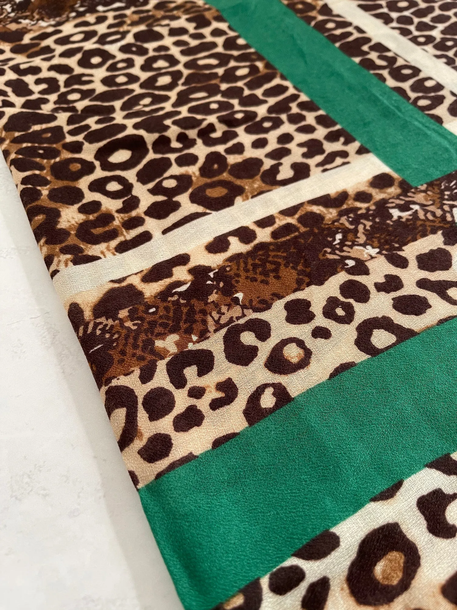 LARGE GREEN SNAKESKIN AND LEOPARD PRINT SCARF