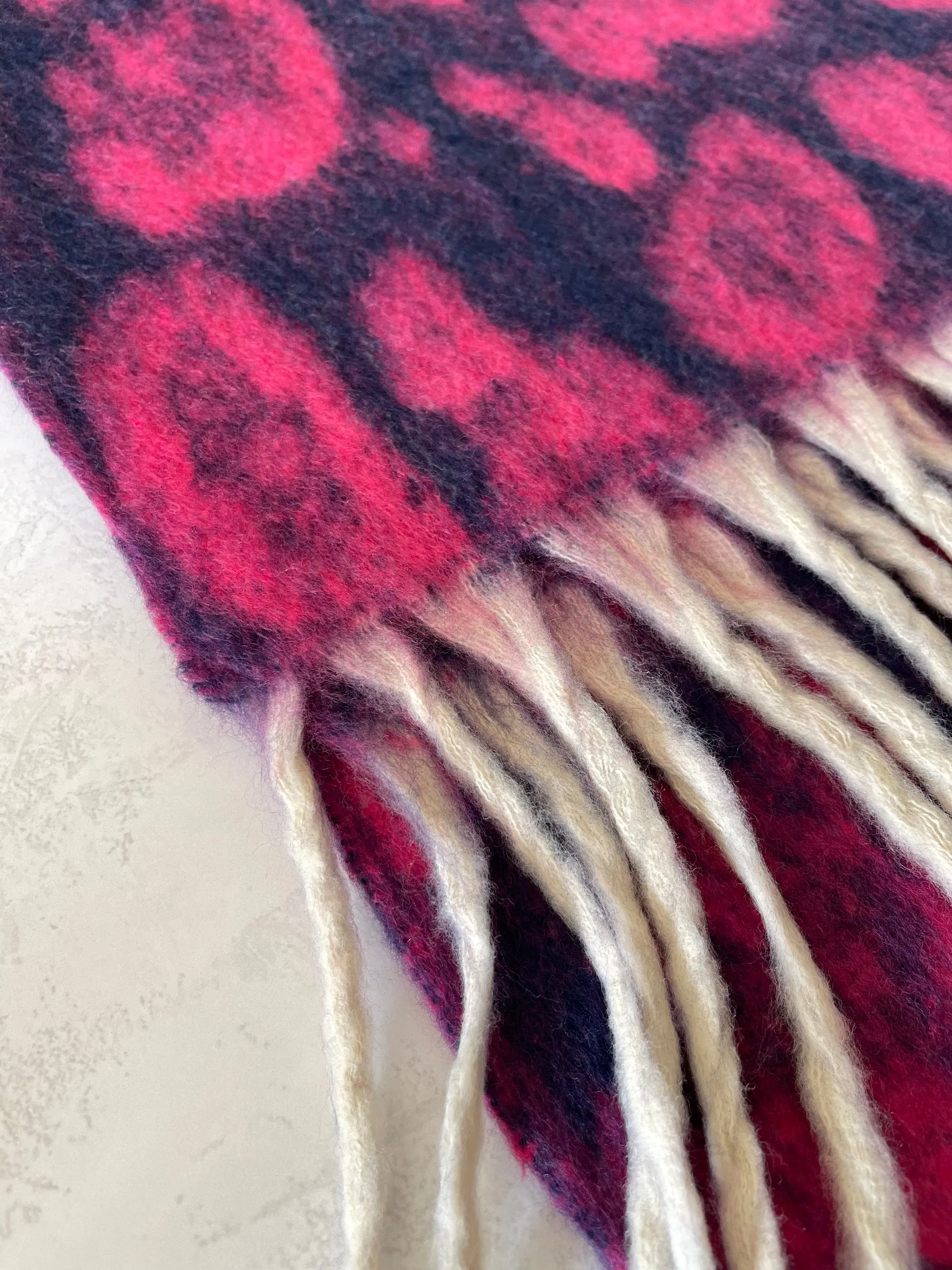 LONG FUCHSIA PINK WOOL MIX FLUFFY OVERSIZED LEOPARD PRINT SCARF